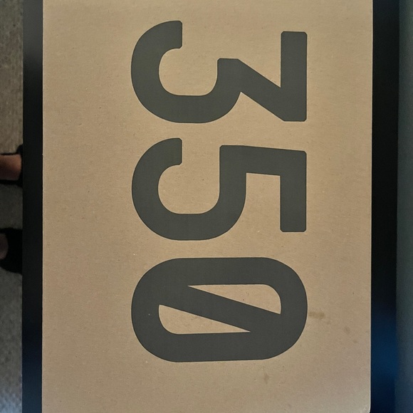 GREY YEEZY BOOST 350 V2 (NWT) - Picture 11 of 12